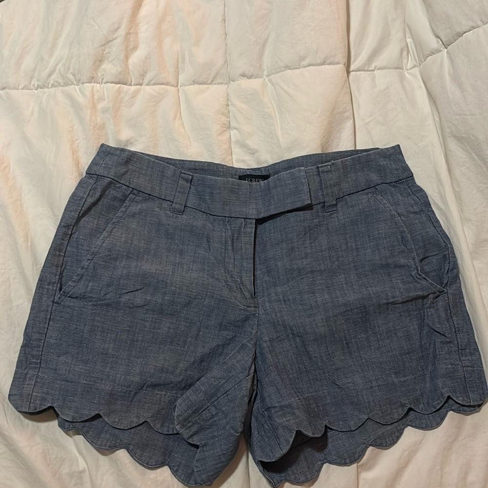 Chambray scalloped shorts. Size 00.